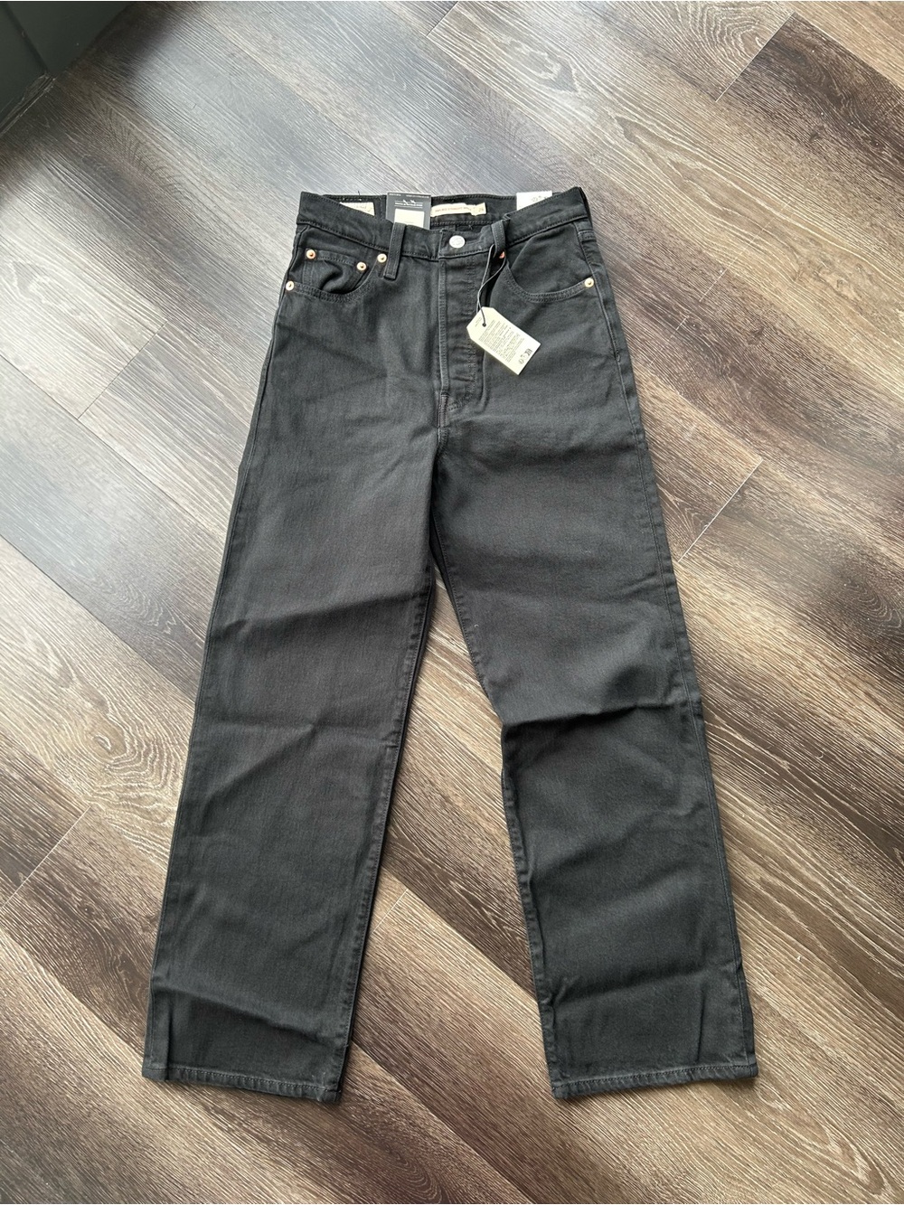 NWT LEVIS RIBCAGE STRAIGHT JEANS